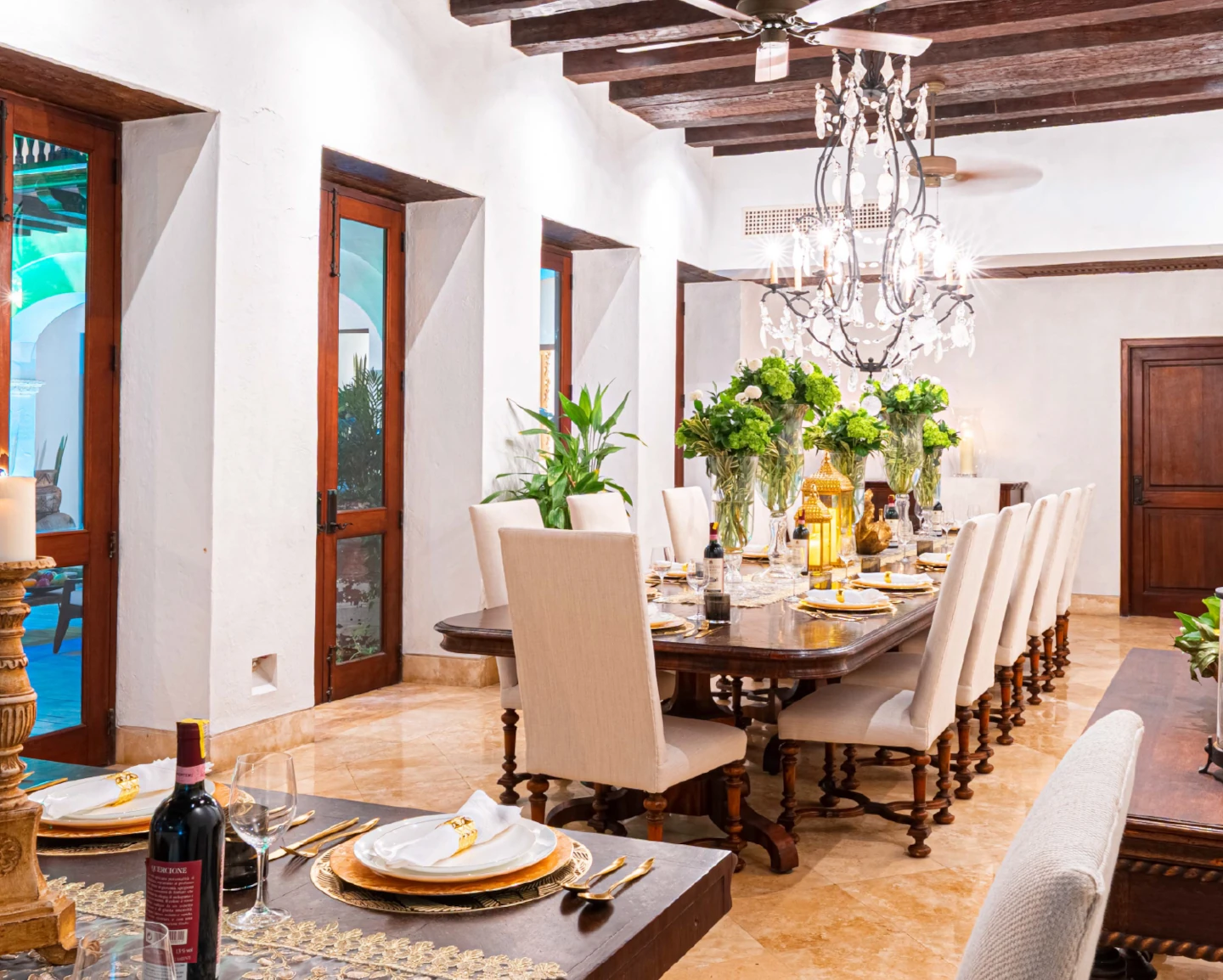 Comedor Real con Detalles de Cristal